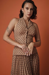 CINCHED WAIST SLEEVELESS TOP - BROWN